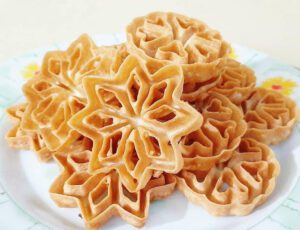 Kue Kembang Goyang